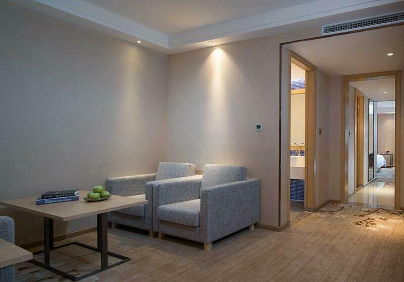 Люкс Премиум, Kyriad Marvelous Hotel Dongguan Huangjiang Jingyi