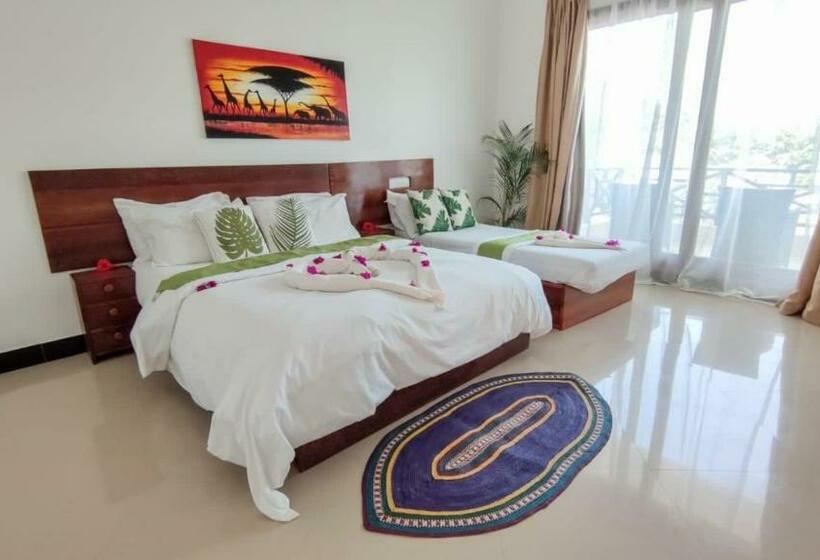 חדר סטנדרט לשלושה עם מרפסת, Minah Bungalows