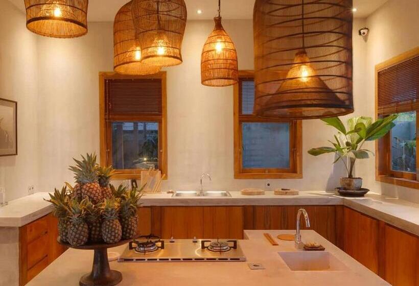 Вилла 4 Спальни, Zin Berawa Villas & Bungalows