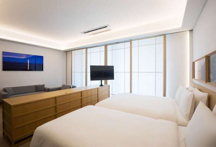 Люкс, Sotetsu Hotels The Splaisir Seoul Myeongdong