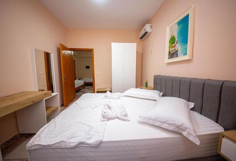 Family Room, Vila Era Ksamil