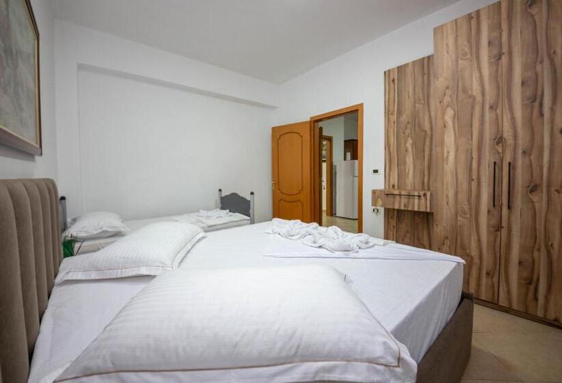 Family Room, Vila Era Ksamil
