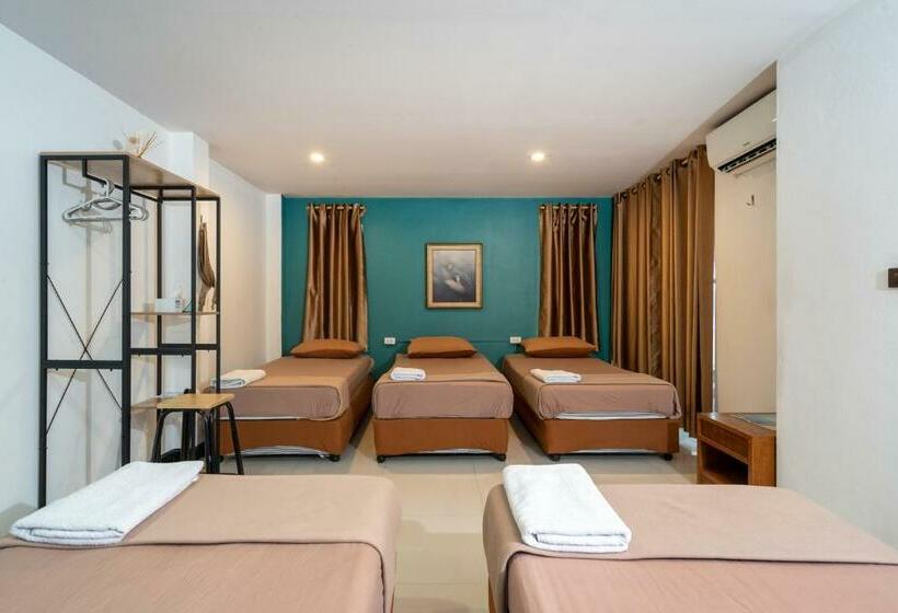 家庭间, Black Pantera Hostel
