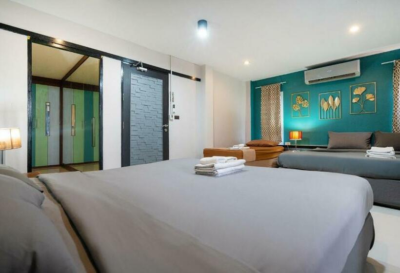 家庭间, Black Pantera Hostel