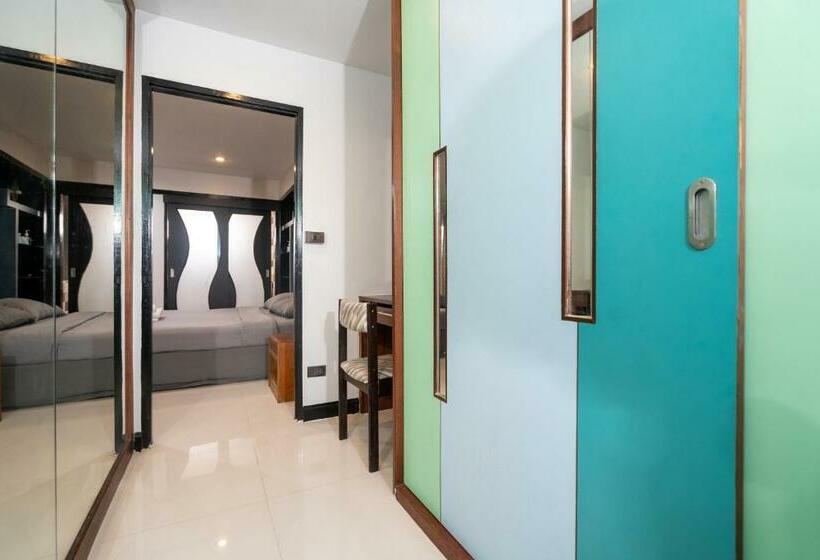 家庭间, Black Pantera Hostel