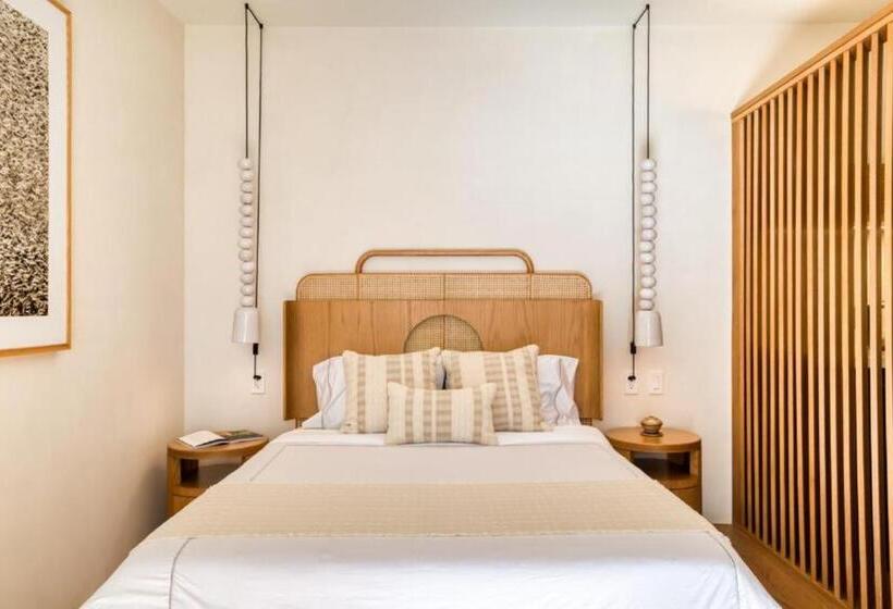 استودیوی لوکس, Casa Ofelia