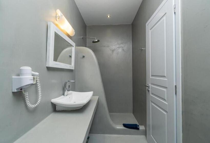 Люкс Повышенной Комфортности, Central Fira Suites