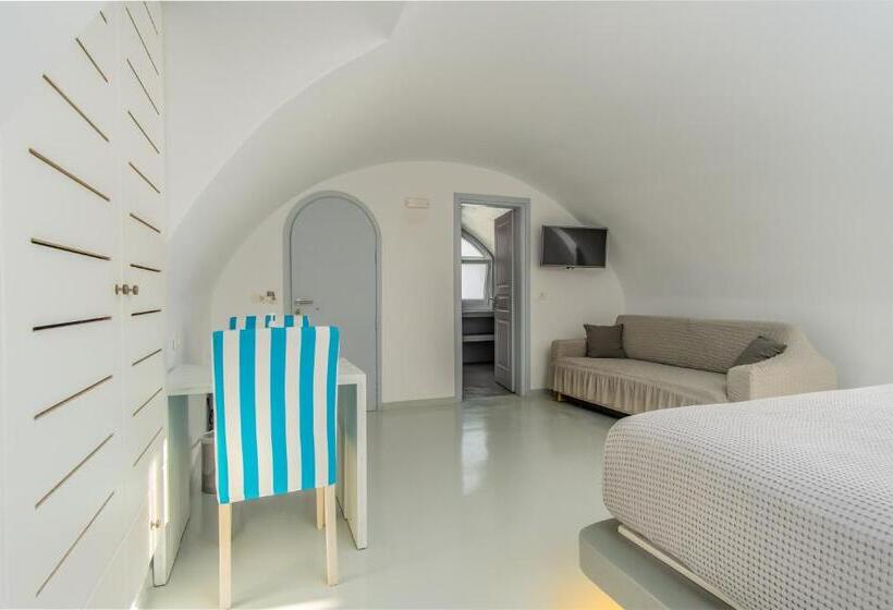 高级套房, Central Fira Suites