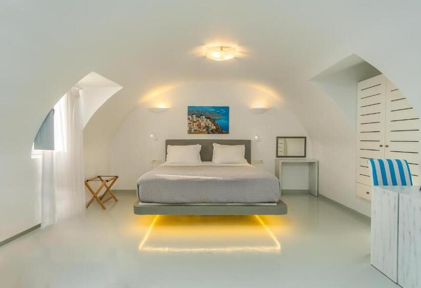 Люкс Superior, Central Fira Suites