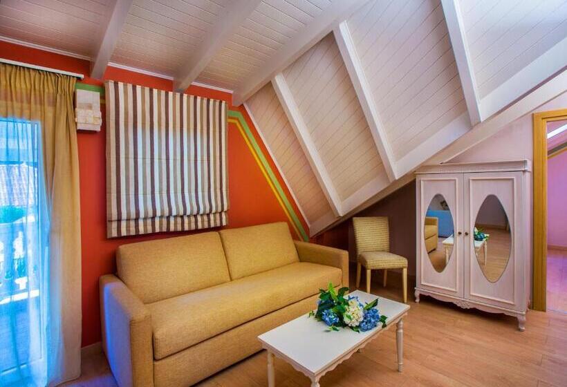 1 Bedroom Penthouse Apartment, Maistrali