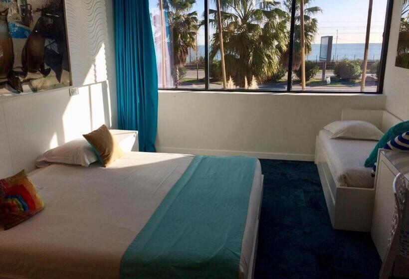 Triple Room Sea View, Marineland Hôtel