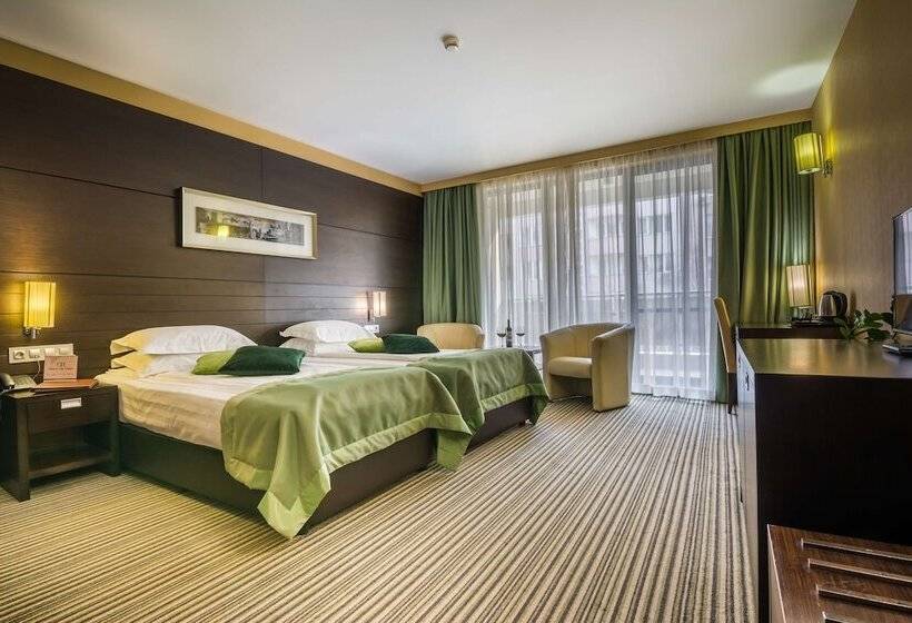 Номер Стандарт с Балконом, Best Western Plus Olives City Hotel   Free Parking