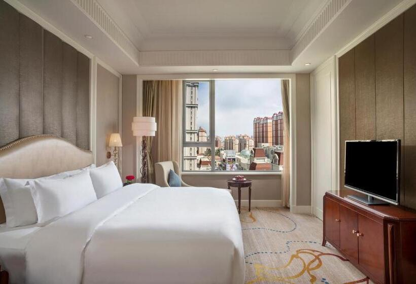 Club Room King Bed, Sofitel Xining