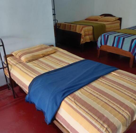 חדר משפחתי, Soorya Inn Ella