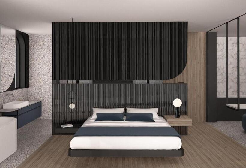 Suite with lake view, Al Caminetto Worldhotels Crafted Adults Only