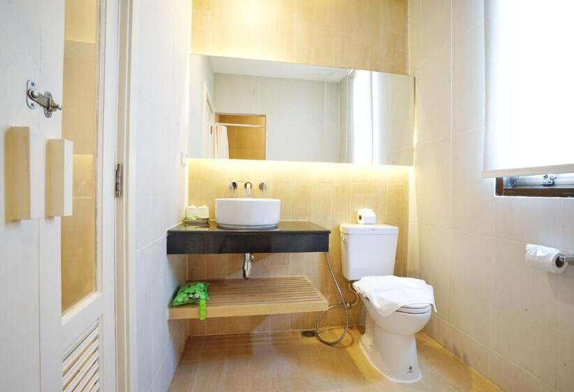 Camera Deluxe con Balcone, Baan Suwantawe
