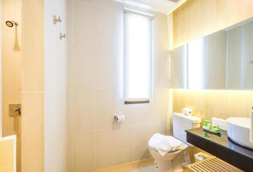Camera Deluxe con Balcone, Baan Suwantawe