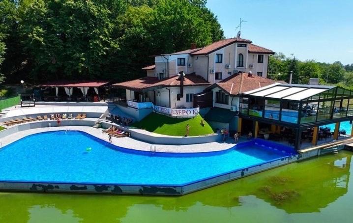 اتاق استاندارد با چشم‌انداز دریاچه, Jezero Kudrec