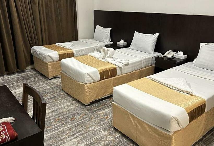 Habitació Triple Estàndard, فندق سرايا سيف مكة المحبس