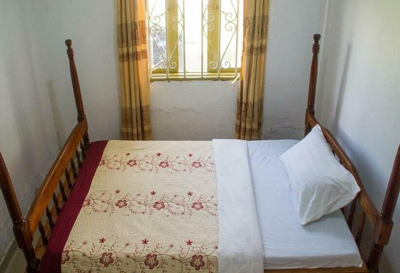 اتاق استاندارد, Efraz Motel Kanungu