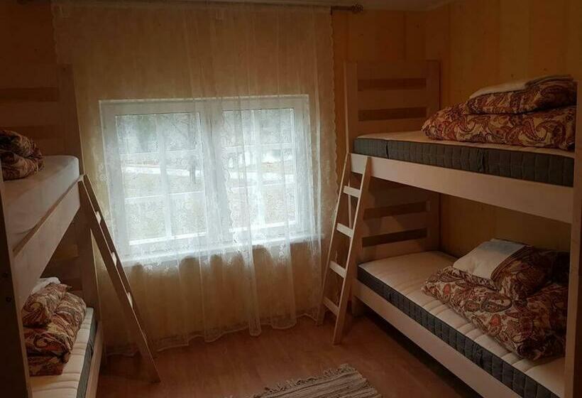 اتاق استاندارد چهار تخته, Pähni Külalistemaja