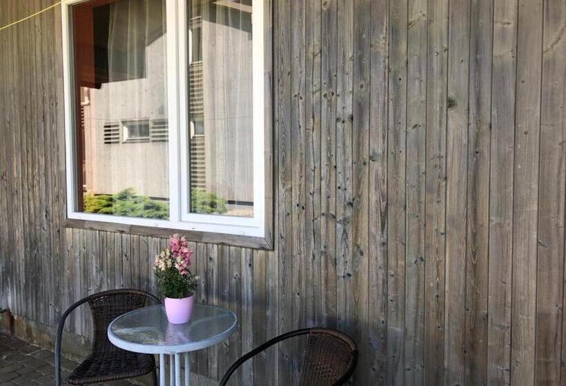 اتاق ساده سه‌ نفره, Beach Guesthouse Lenkas