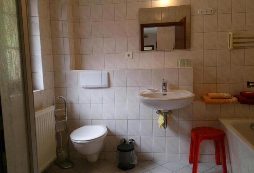 Семейный Номер, Pension Schwalbennest