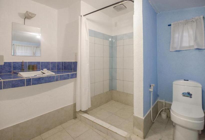 스탠다드 스튜디오, Ralph S Place