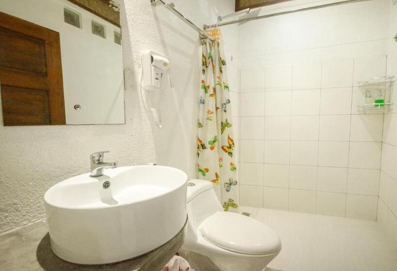 디럭스 룸, Ralph S Place