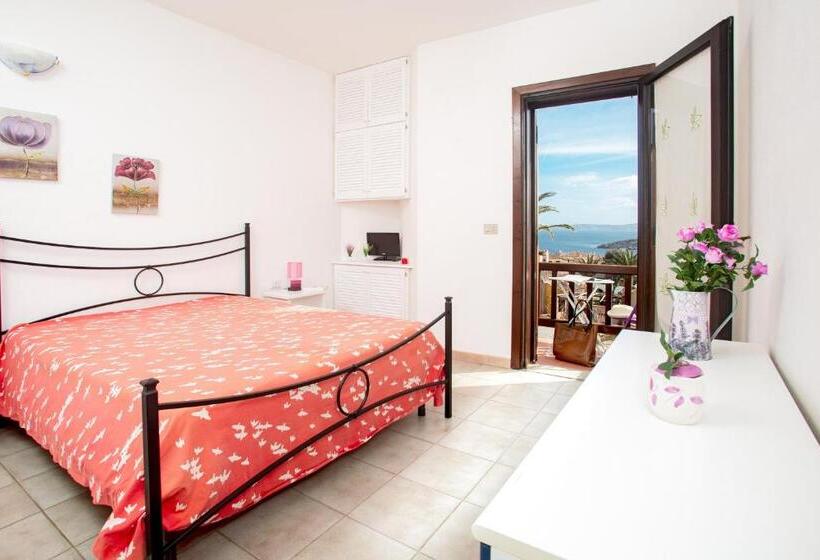 استودیوی استاندارد با چشم‌انداز دریا, Residence La Marmorata