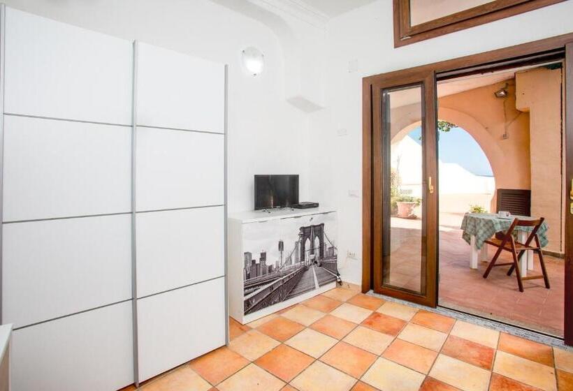 استودیوی استاندارد, Residence La Marmorata