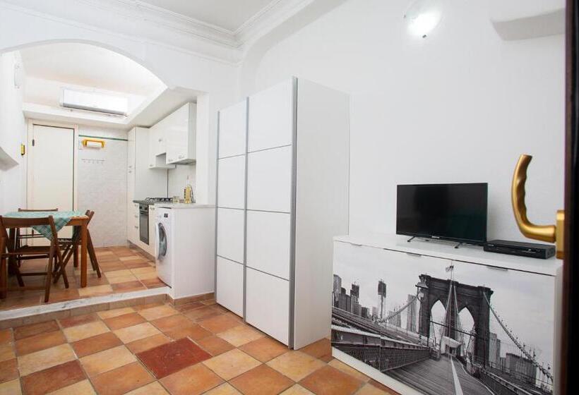 استودیوی استاندارد, Residence La Marmorata