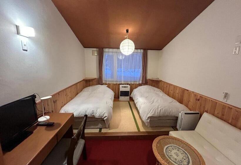 带共用浴室的标准房间, Niseko Pension Bellary