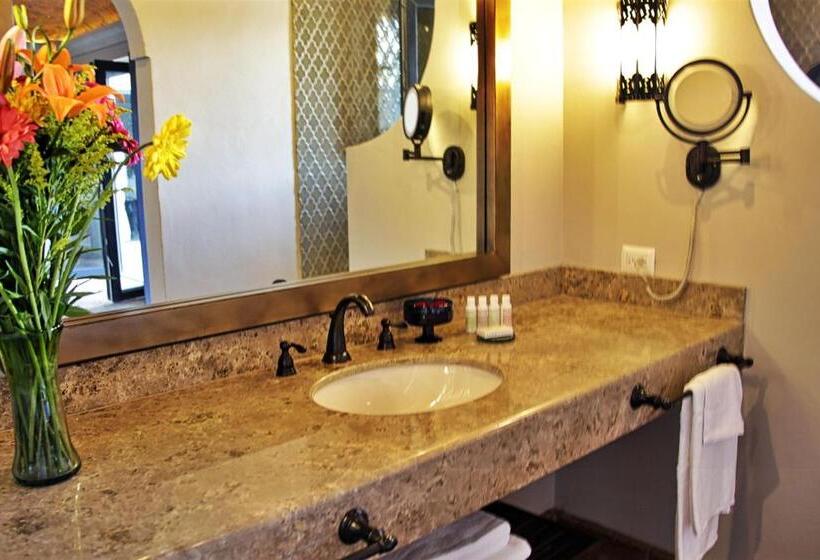 سوییت لوکس, Casa 1810 Hotel Boutique