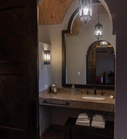 سوییت لوکس, Casa 1810 Hotel Boutique
