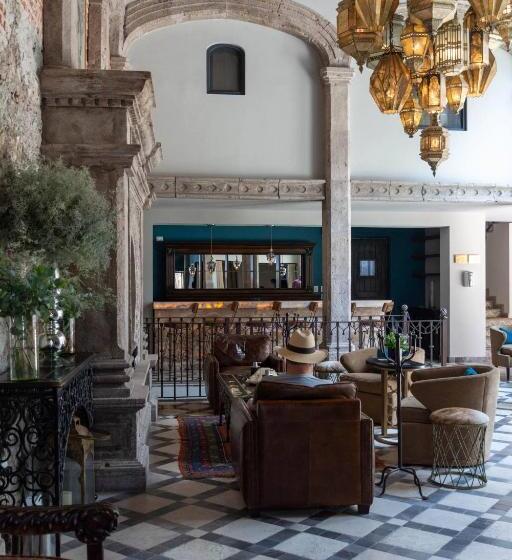 استودیوی استاندارد, Casa 1810 Hotel Boutique