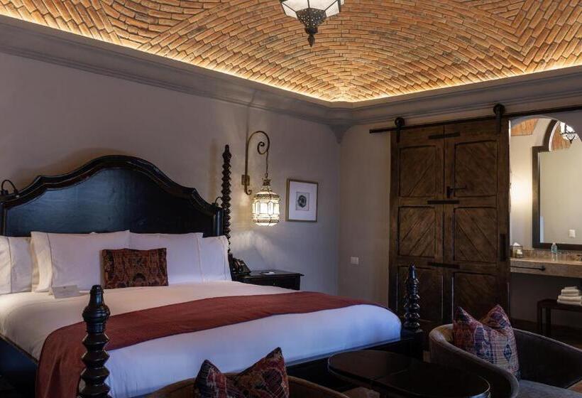 سوییت لوکس, Casa 1810 Hotel Boutique
