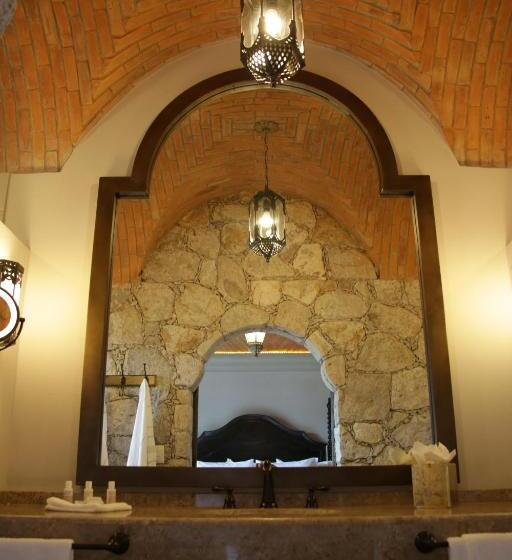 سوییت لوکس, Casa 1810 Hotel Boutique