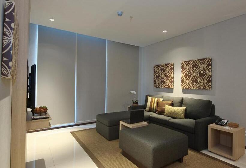 Executive Svit, Ra Premiere Simatupang