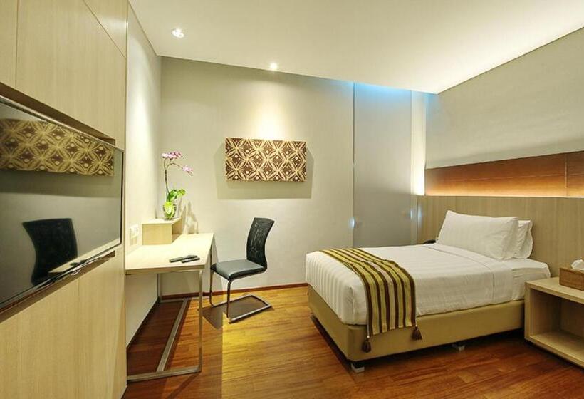 Svit, Ra Premiere Simatupang