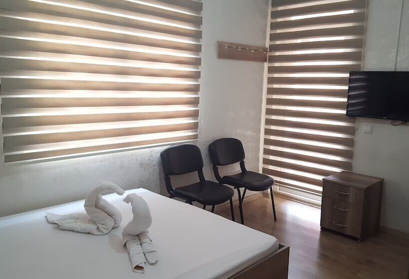 اتاق لوکس, Köşk