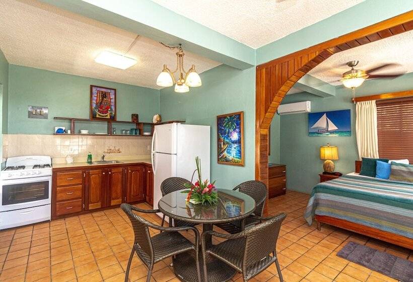 Люкс Кровать Кинг, Blue Tang Inn
