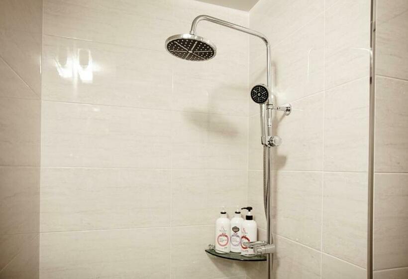 استودیوی استاندارد, Top Hotel & Residence