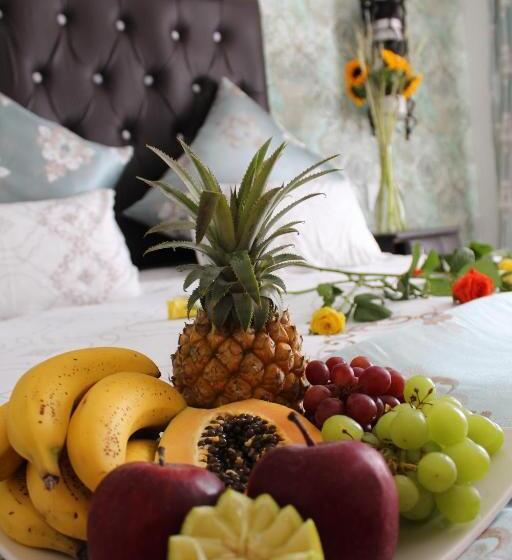 اتاق لوکس با وان آب گرم, Africa Paradise