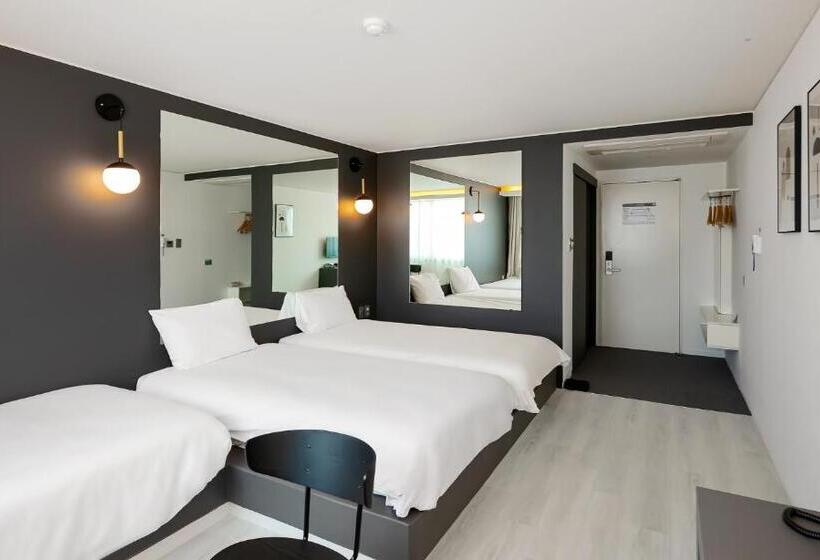 Номер Стандарт Трехместный, Pampas Hotel Jeju