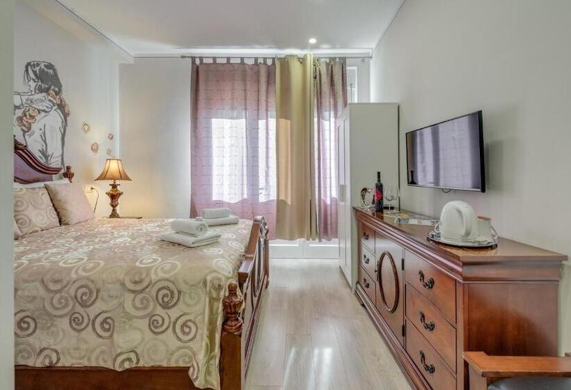 اتاق لوکس با چشم‌انداز شهر, Metropole Luxury Rooms