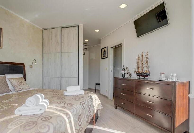 استودیوی لوکس, Metropole Luxury Rooms