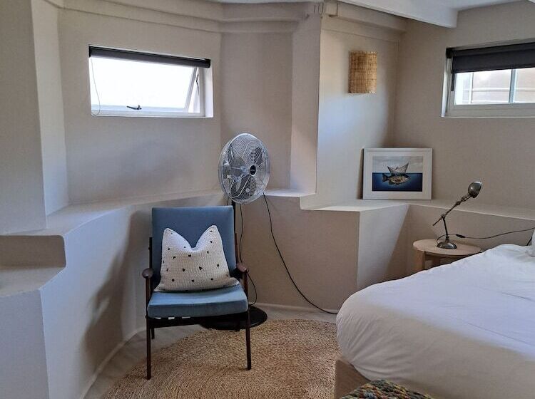 غرفة إقتصادية, The Big   Luxury Backpackers