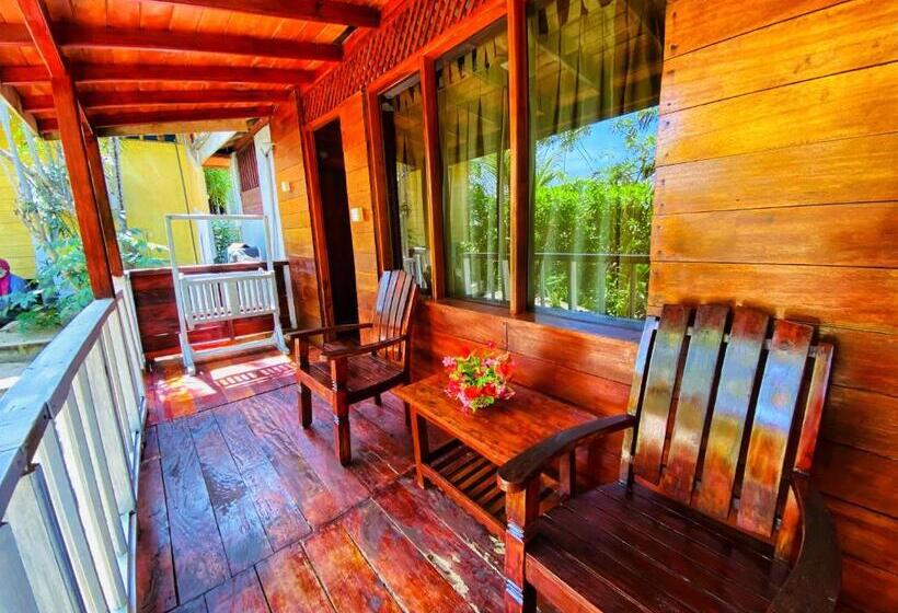 Triple Room Sea View, Little Pumpkin Cabanas