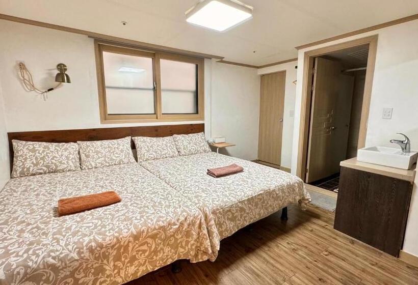 اتاق استاندارد, Roi Guesthouse